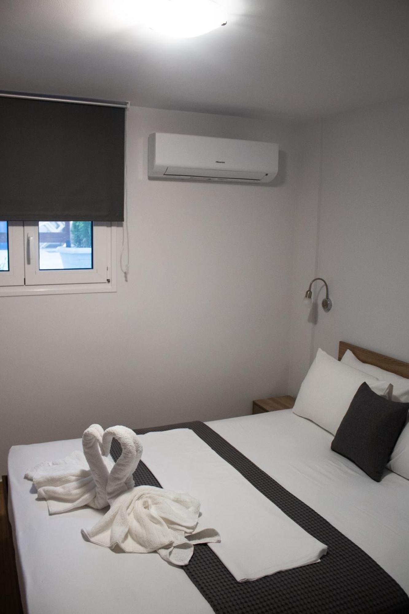 Giakost Apartments V Near Airport 아르테미다 외부 사진