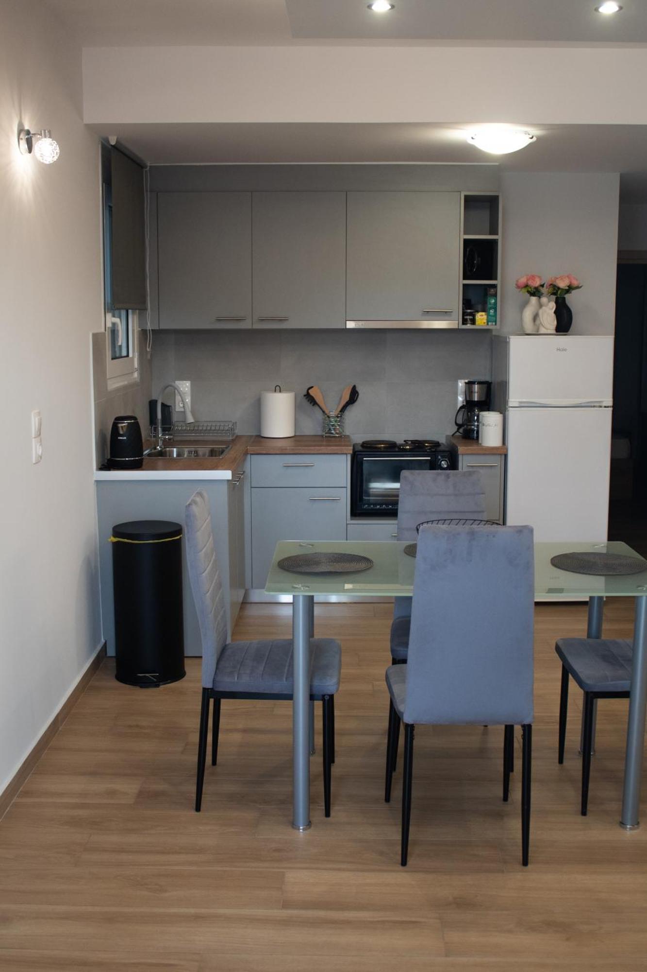 Giakost Apartments V Near Airport 아르테미다 외부 사진