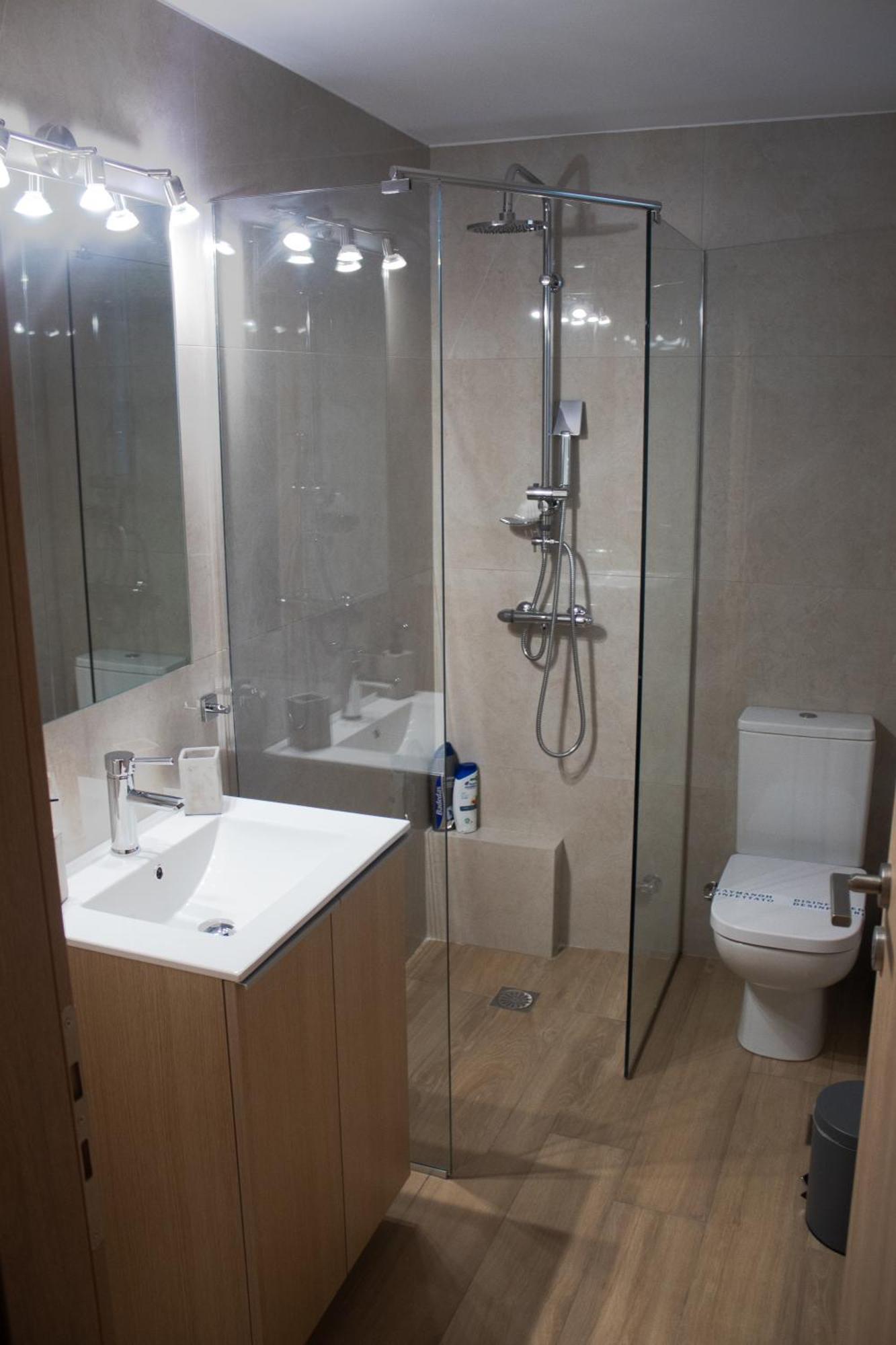 Giakost Apartments V Near Airport 아르테미다 외부 사진